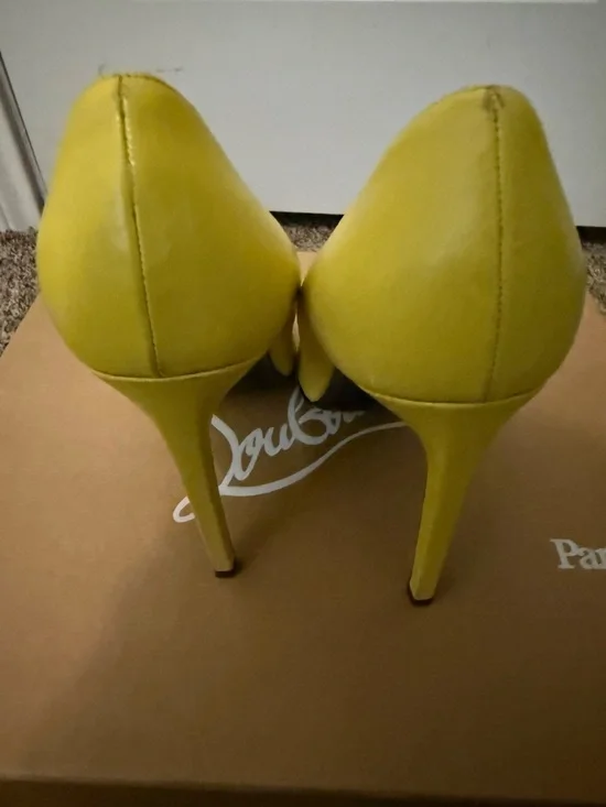 Saint Laurent Bright Yellow Pointed Leather Pumps - Picture 4 of 8
